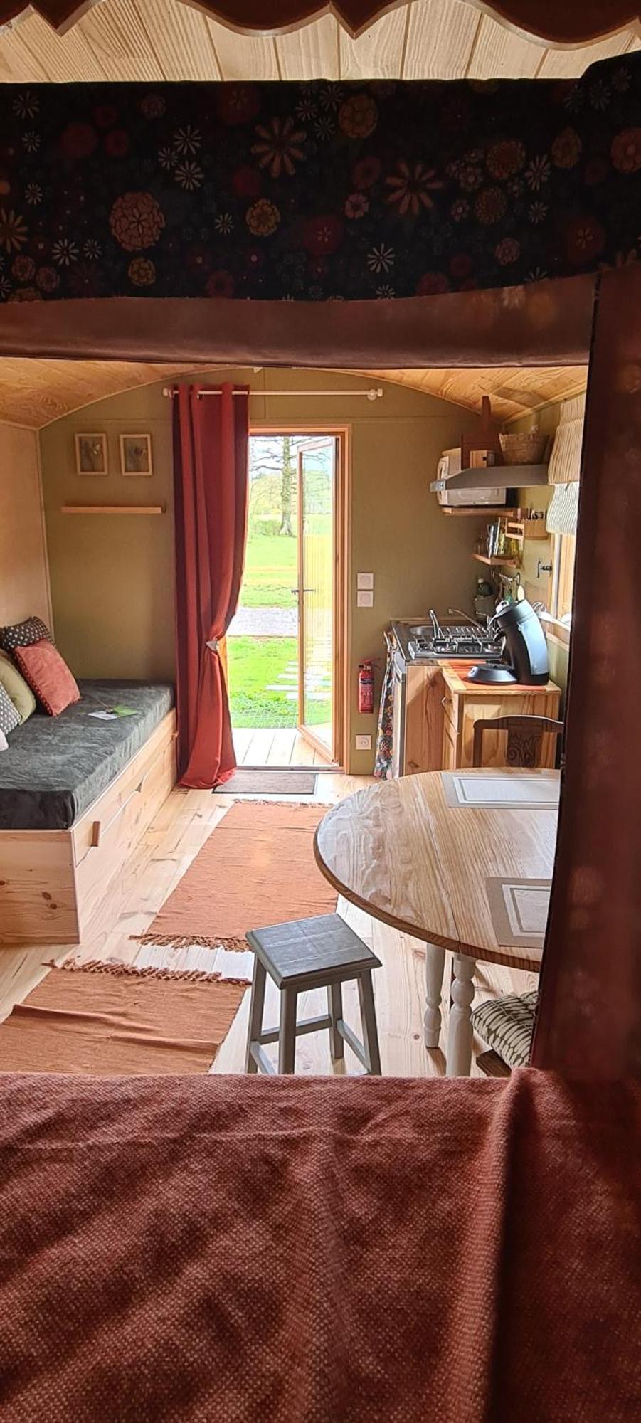 Roulotte A La Ferme Buissonniere Villa La Lande-de-Louge Exterior photo